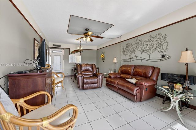 2800 NW 47th Terrace 205B, Lauderdale Lakes, FL 33313
