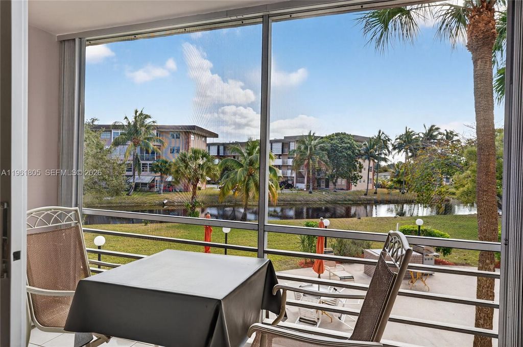 2800 NW 47th Terrace 205B, Lauderdale Lakes, FL 33313