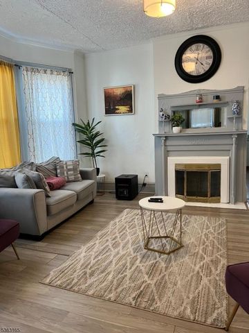 175 3Rd St, Newark City, NJ 07107