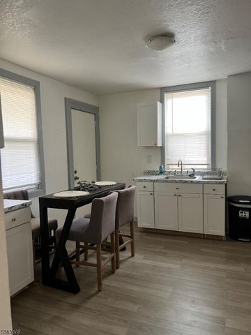 175 3Rd St, Newark City, NJ 07107