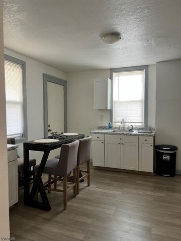 175 3Rd St, Newark City, NJ 07107