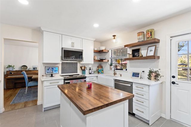 7853 ROLLING GROVE DRIVE E, Lakeland, FL 33810