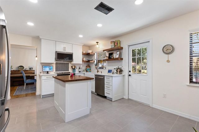 7853 ROLLING GROVE DRIVE E, Lakeland, FL 33810