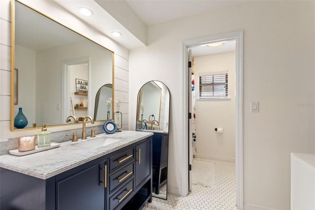 7853 ROLLING GROVE DRIVE E, Lakeland, FL 33810