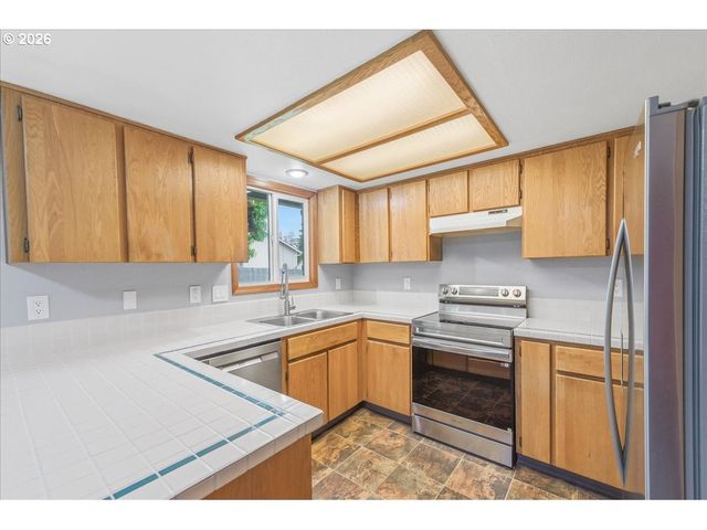 6658 Se GRACE St, Hillsboro, OR 97123