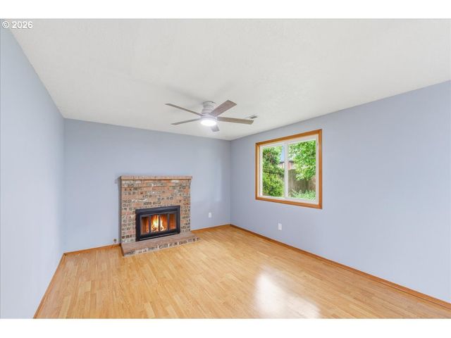 6658 Se GRACE St, Hillsboro, OR 97123