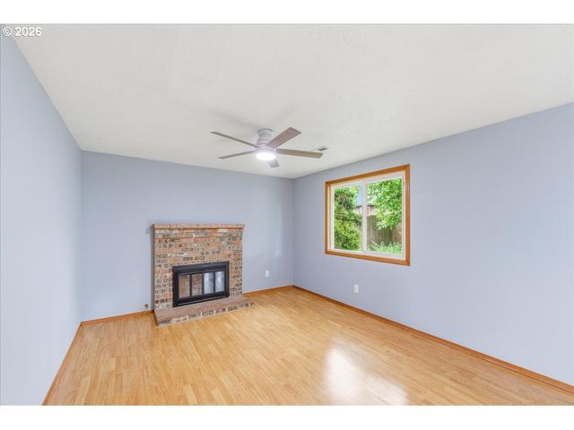 6658 Se GRACE St, Hillsboro, OR 97123