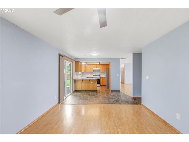 6658 Se GRACE St, Hillsboro, OR 97123