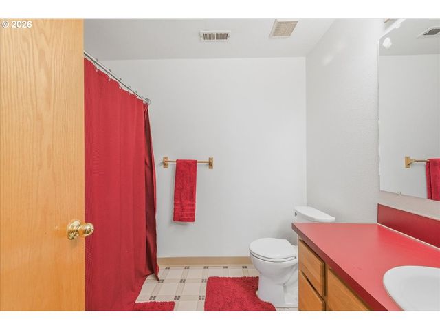 6658 Se GRACE St, Hillsboro, OR 97123
