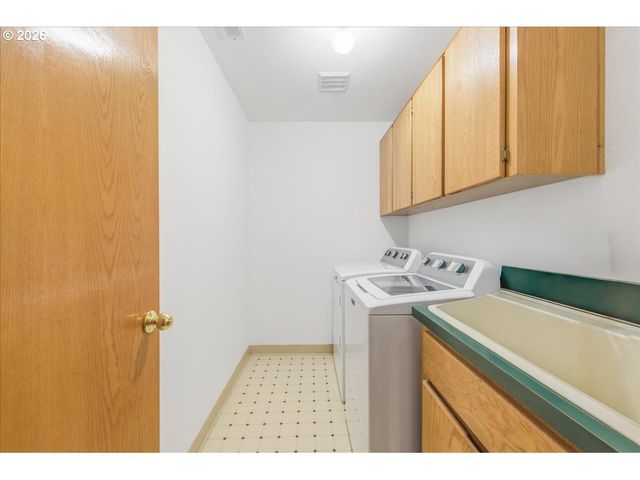6658 Se GRACE St, Hillsboro, OR 97123