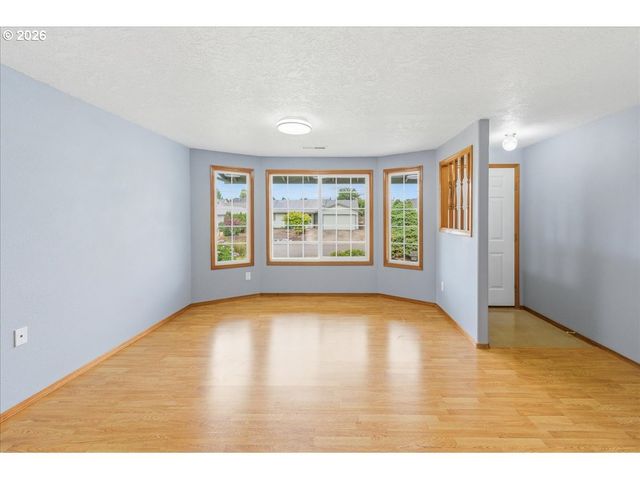 6658 Se GRACE St, Hillsboro, OR 97123