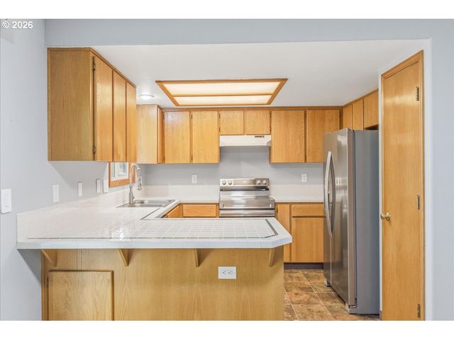 6658 Se GRACE St, Hillsboro, OR 97123