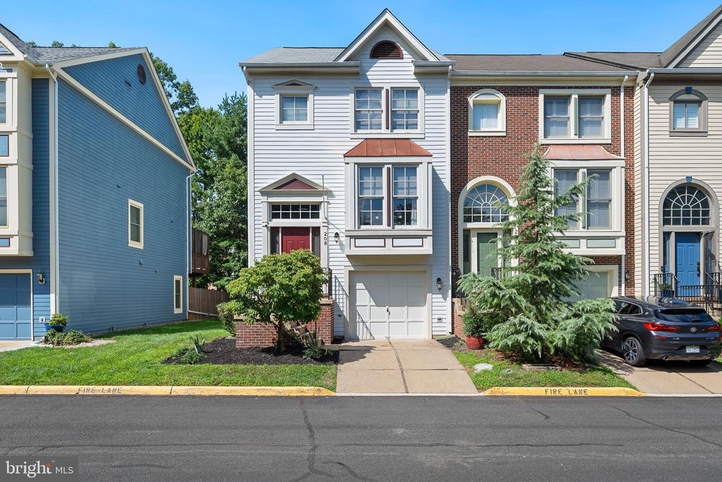 208 OCCOQUAN TER SW, Leesburg, VA 20175