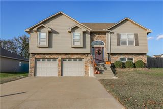 608 Oakmont Dr. Drive, Warrensburg, MO 64093