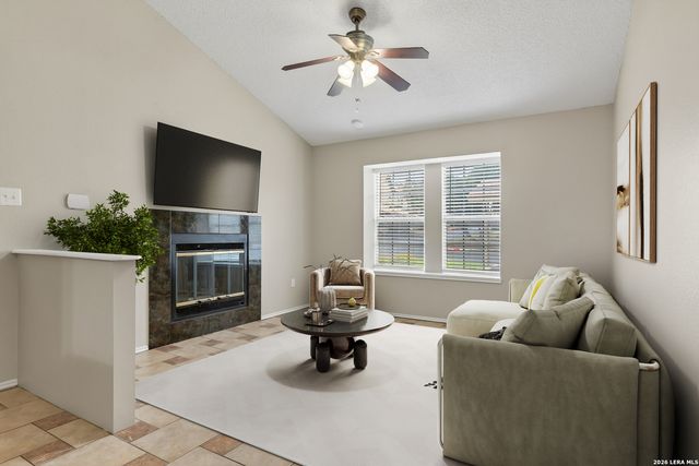 10254 Dover Rdg Apt 806, San Antonio, TX 78250