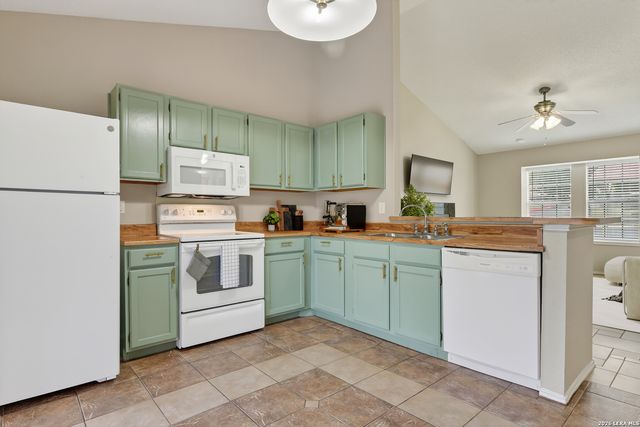 10254 Dover Rdg Apt 806, San Antonio, TX 78250