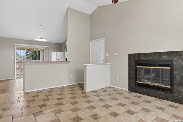 10254 Dover Rdg Apt 806, San Antonio, TX 78250