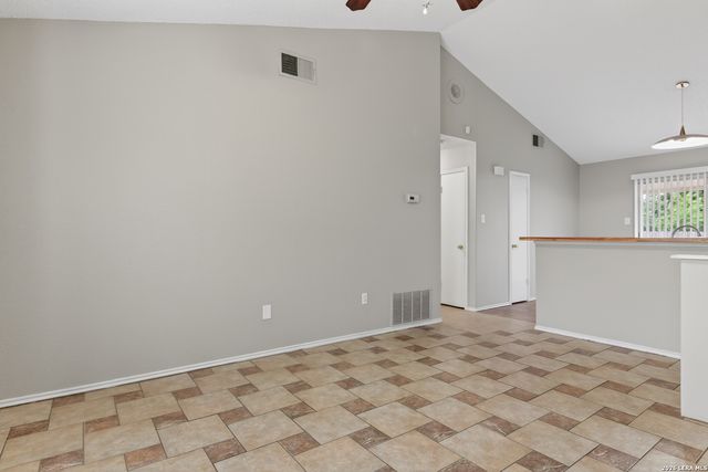 10254 Dover Rdg Apt 806, San Antonio, TX 78250