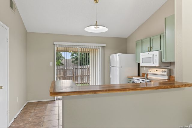 10254 Dover Rdg Apt 806, San Antonio, TX 78250