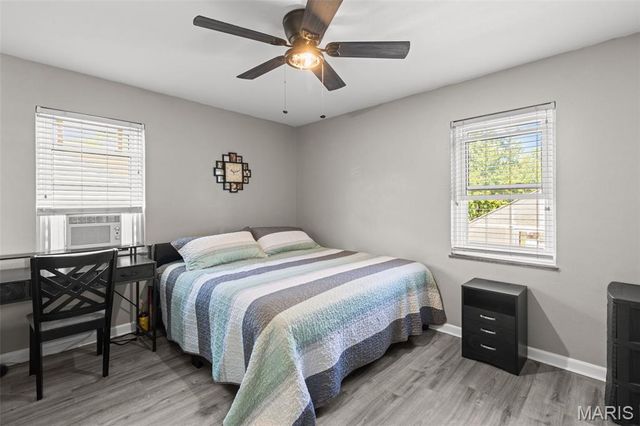 9814 Huntingdon Lane, St Louis, MO 63123