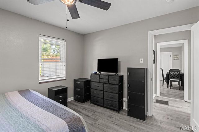 9814 Huntingdon Lane, St Louis, MO 63123
