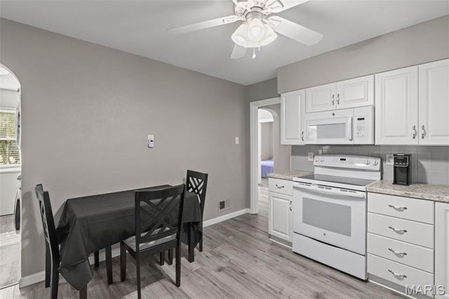 9814 Huntingdon Lane, St Louis, MO 63123