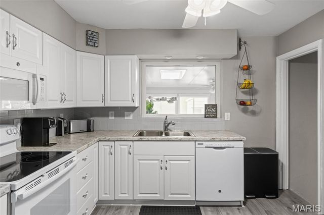 9814 Huntingdon Lane, St Louis, MO 63123