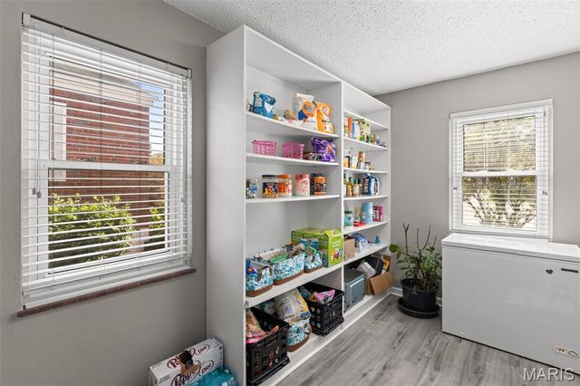 9814 Huntingdon Lane, St Louis, MO 63123