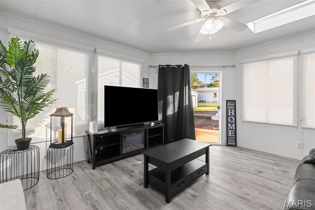 9814 Huntingdon Lane, St Louis, MO 63123