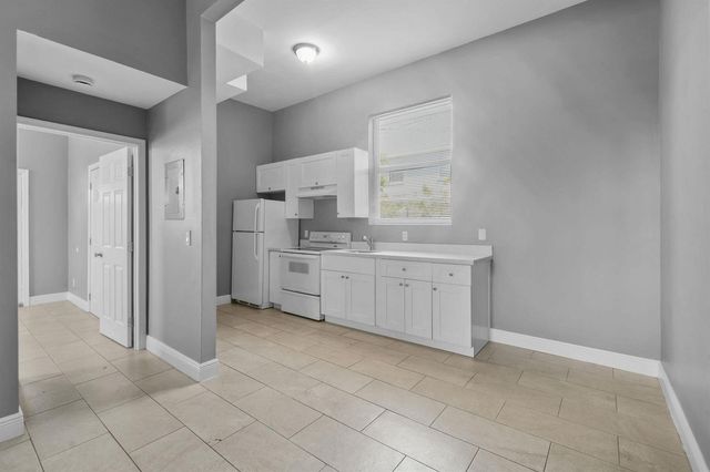 1401 Division Avenue, West Palm Beach, FL 33401