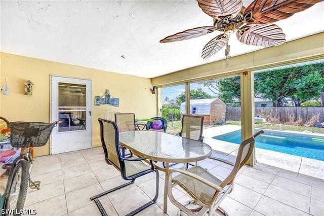736 96th AVE N, Naples, FL 34108