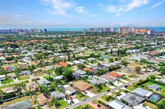 736 96th AVE N, Naples, FL 34108