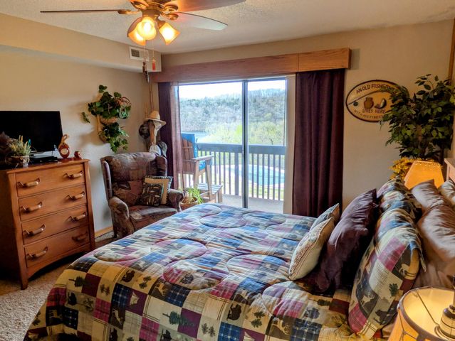 150 Sunken Forest Dr. 3-134, Forsyth, MO 65653