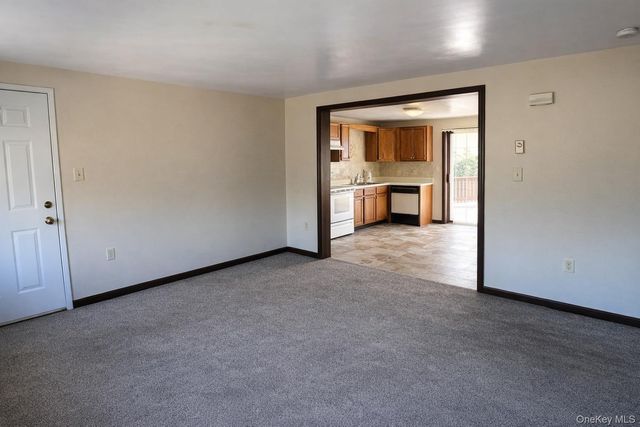 69 Old Unionville Road 4, Wallkill, NY 12589