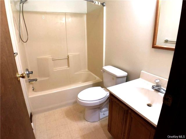 69 Old Unionville Road 4, Wallkill, NY 12589