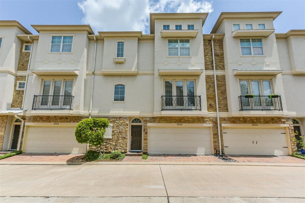 8806 Lakeshore Bend Drive, Houston, TX 77080