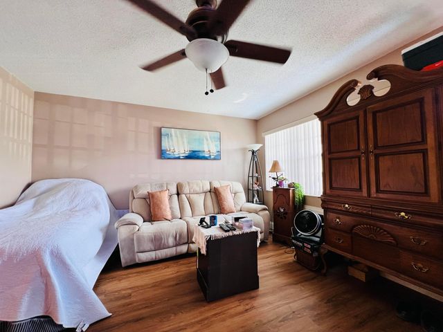 364 Camden P, West Palm Beach, FL 33417