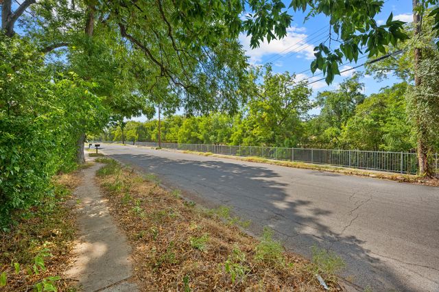 4910 Sara DR, Austin, TX 78721