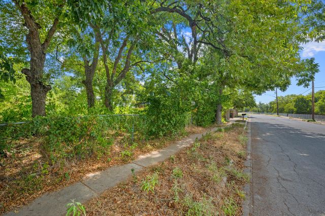 4910 Sara DR, Austin, TX 78721