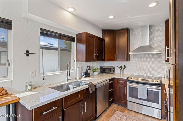 3637 E MONTEROSA Street 17, Phoenix, AZ 85018