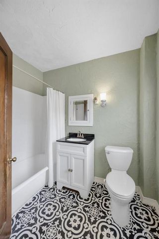 8510 S Laclede Station, St Louis, MO 63123