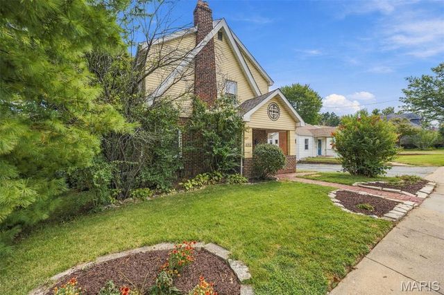 8510 S Laclede Station, St Louis, MO 63123