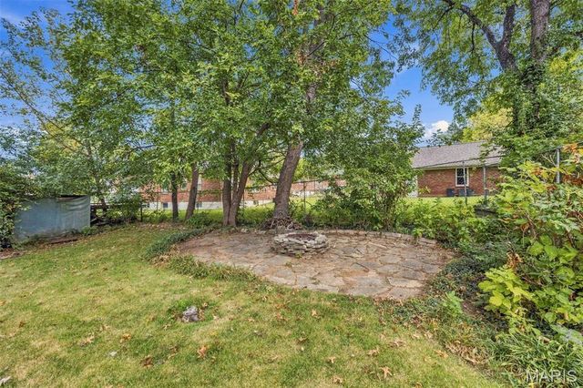 8510 S Laclede Station, St Louis, MO 63123