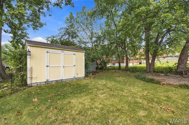 8510 S Laclede Station, St Louis, MO 63123