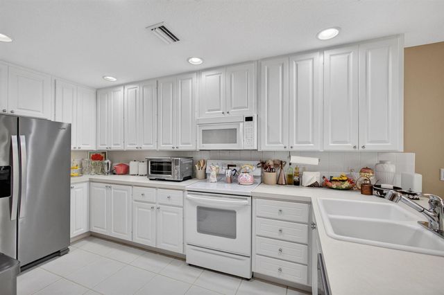 213 Barcelona Drive, Jupiter, FL 33458