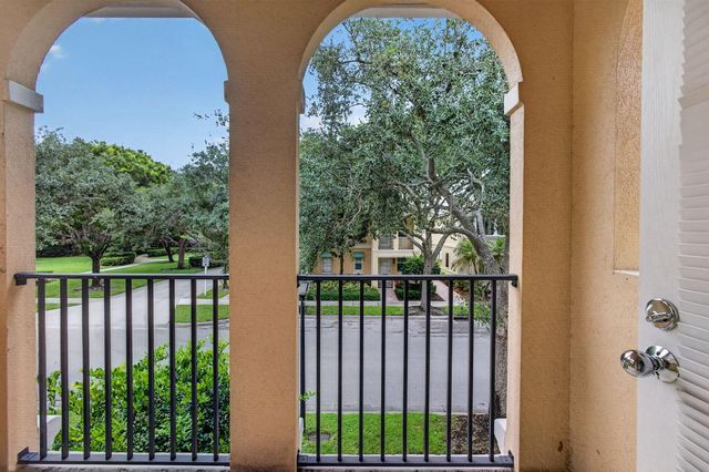 213 Barcelona Drive, Jupiter, FL 33458
