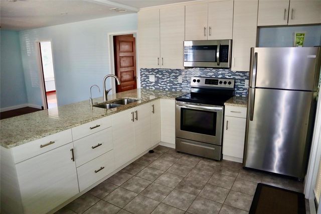 1338 - 1384 NE - 1384 35th Street, Oakland Park, FL 33334