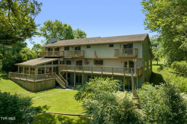 218 Lake Meadow Drive, Gray, TN 37615