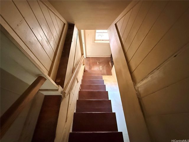 3655 Nihipali Place, Honolulu, HI 96816