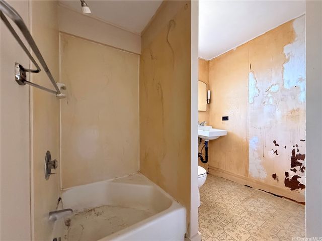 3655 Nihipali Place, Honolulu, HI 96816